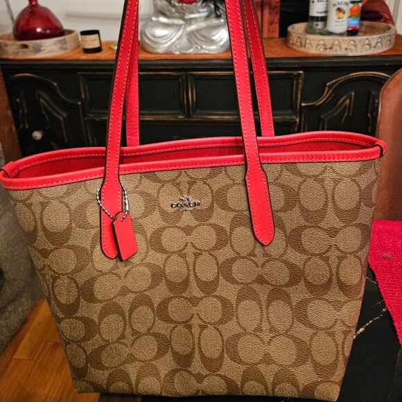 Coach hanbag small - Picture 1 of 5